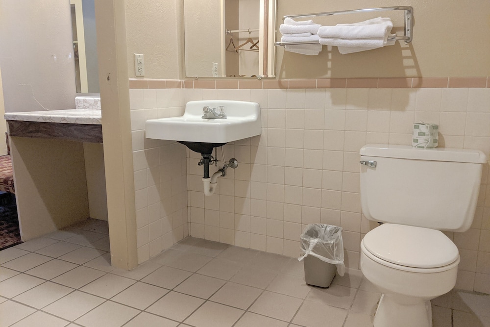 Americas Best Value Inn Vandalia 3/35