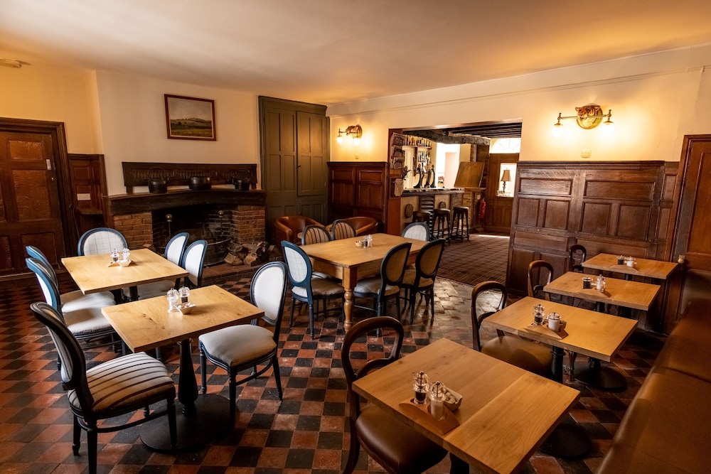 Donington Park Farmhouse Hotel 38/48