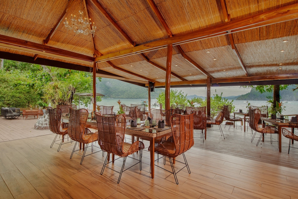 Lihim Resorts 64/75