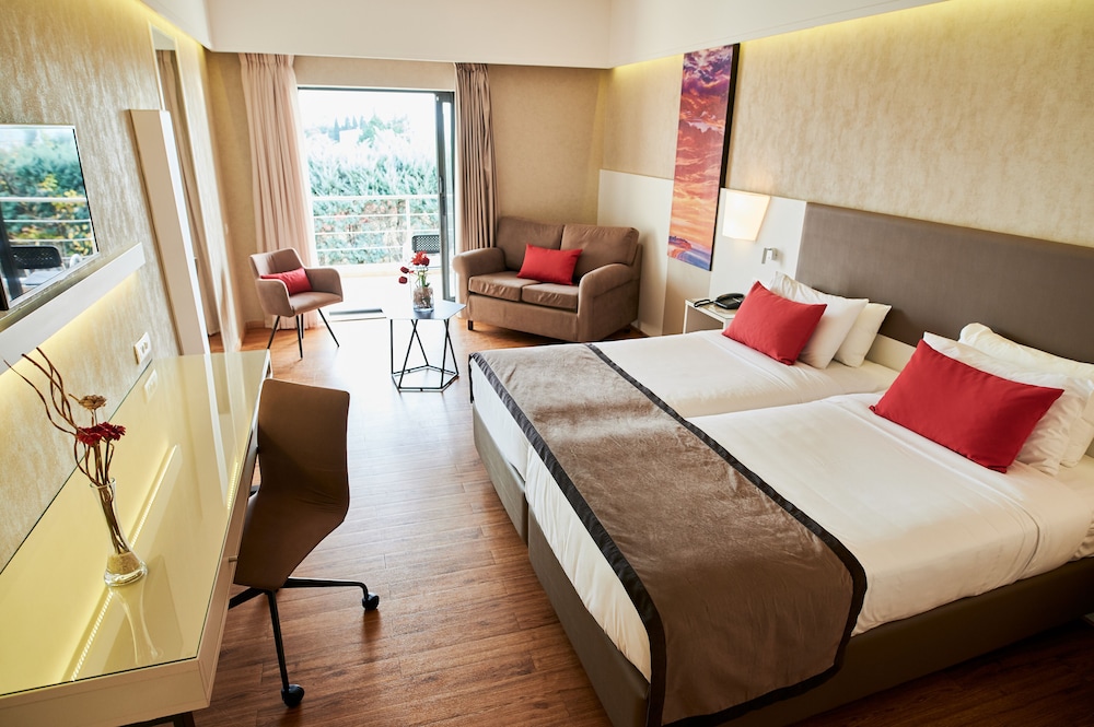 Ramada Plaza by Wyndham Thraki 21/49