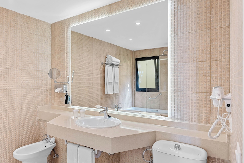 Ramada Residences by Wyndham Tenerife Costa Adeje 49/50