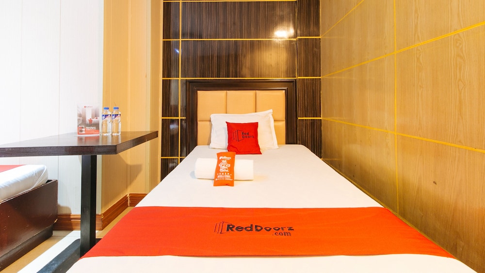 RedDoorz at Winter Hotel Araneta 41/61