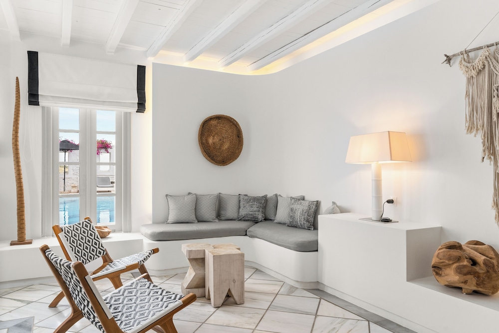 Mr Mrs White Paros 64/76