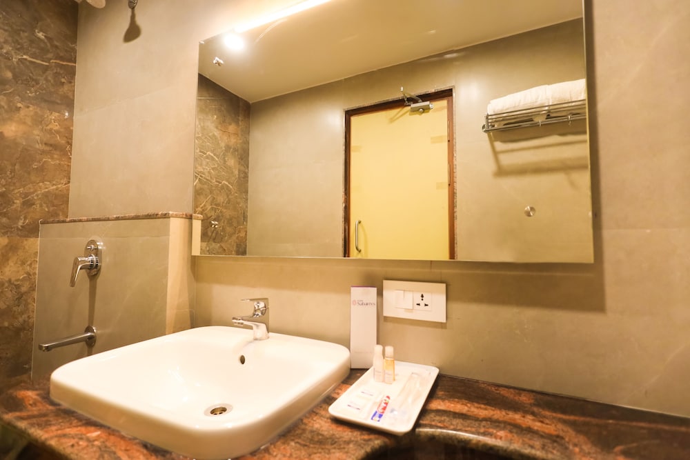 Hotel Grand Sabarees 20/21