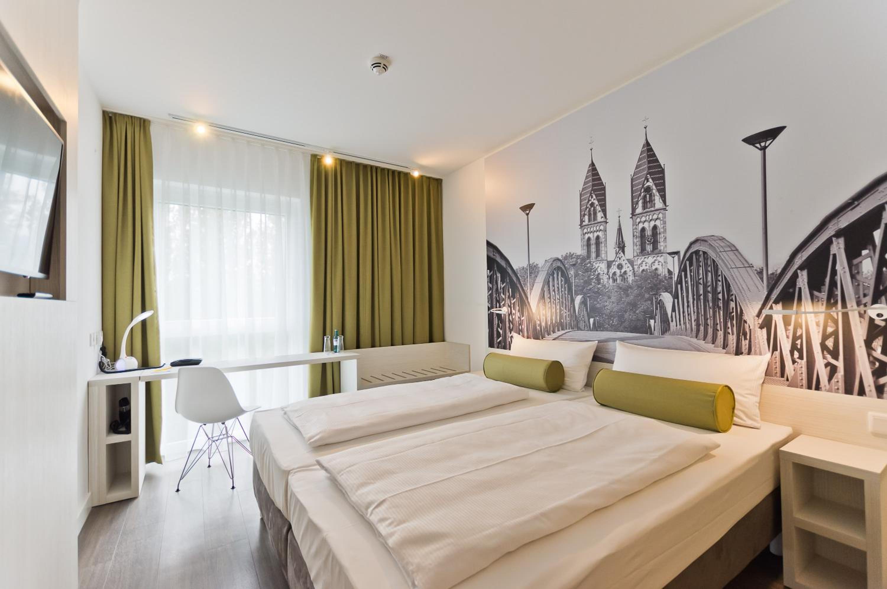 Adjoining, Standard, Double Bed