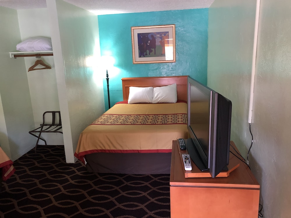 Klamath Motor Lodge 18/64