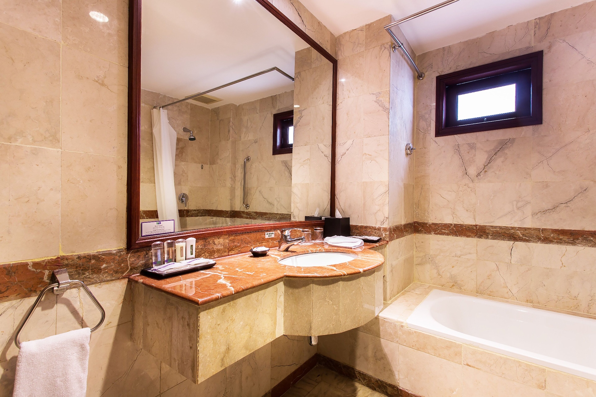 غرفة ديلوكس بسرير كينج، HOLIDAY INN RESORT BATAM 5/6