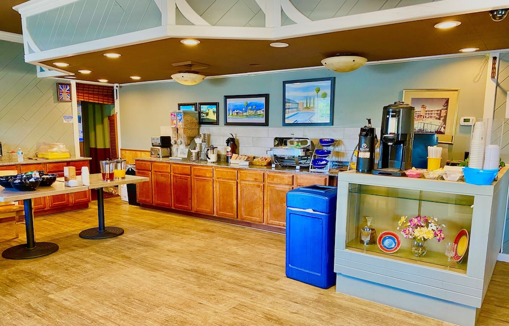 Days Inn By Wyndham Pensacola - Historic Downtown 10/41