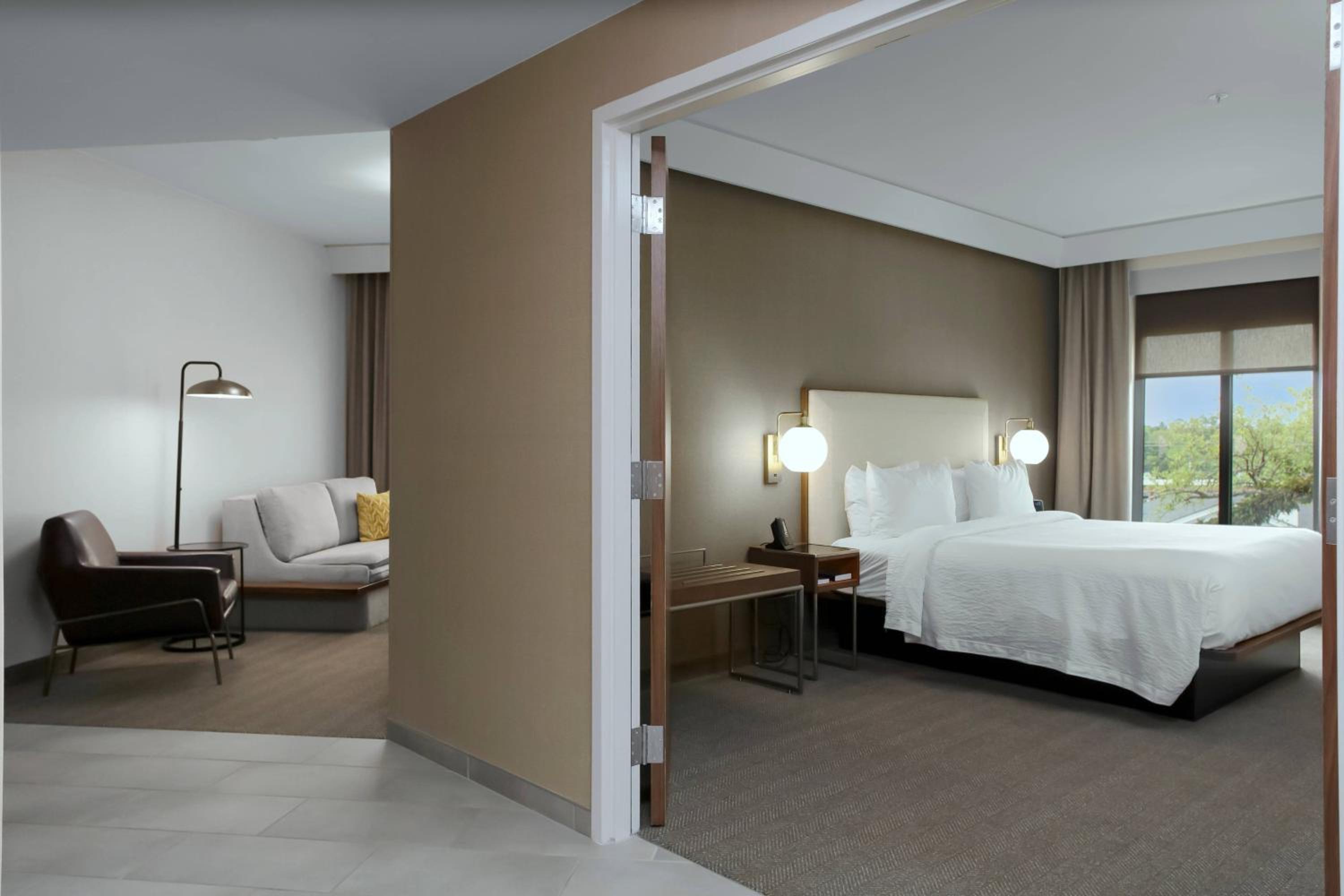 1 Bedroom, Downtown, Suite, King Bed, Downtown View, Sofa, Accessible