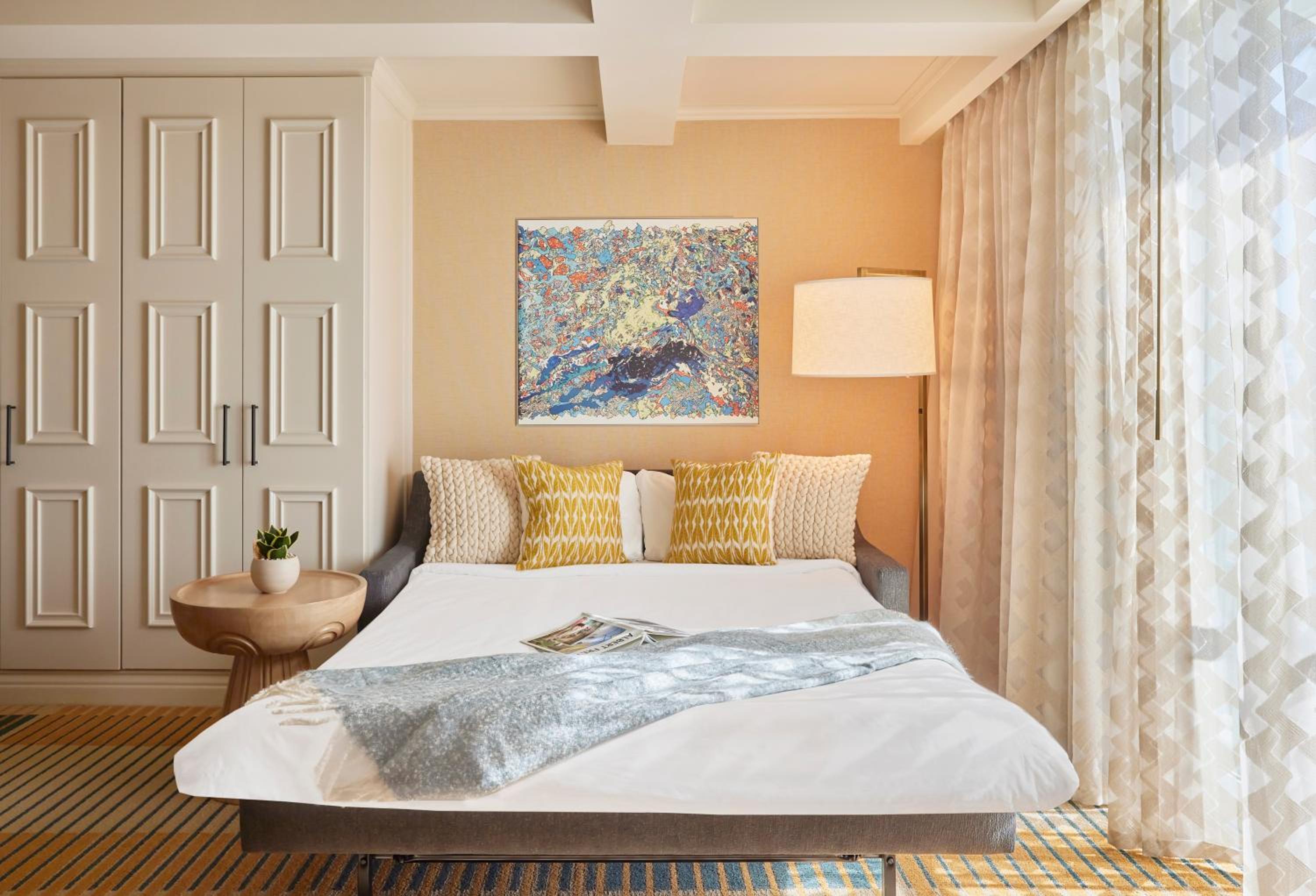 Canary, Junior Suite, King Bed, Partial Ocean View, Sofa, Accessible