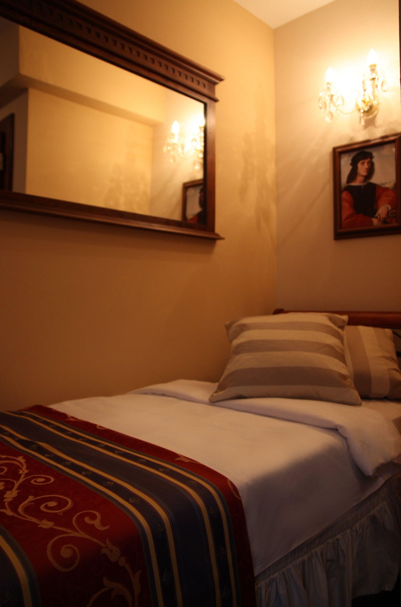 ECONOMY, TWIN BEDS, PRIVATE BATHROOM