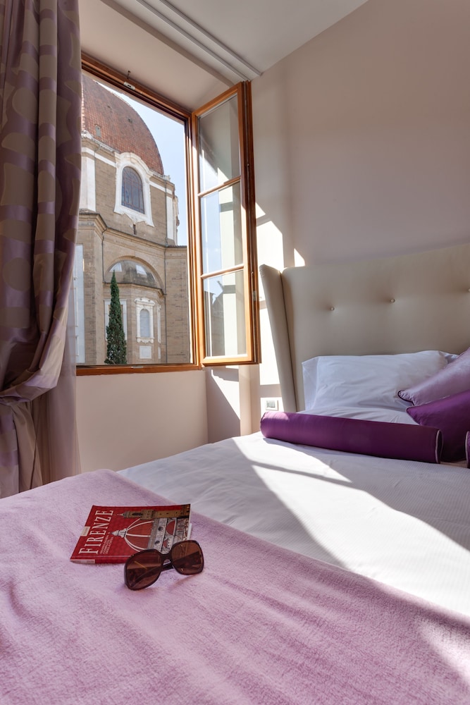 Solo Experience Hotel 24/74