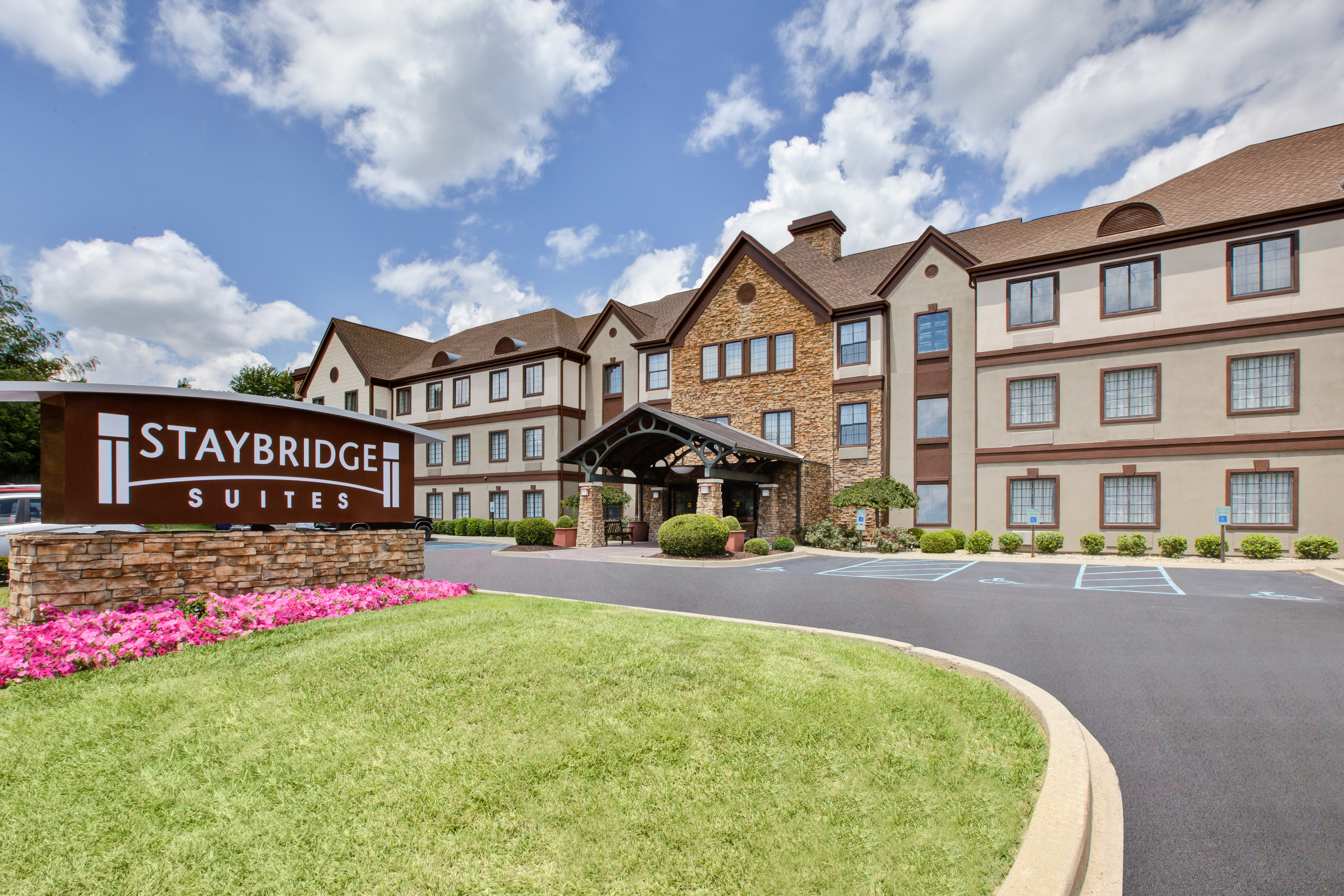 Staybridge Suites Louisville-East 57/61