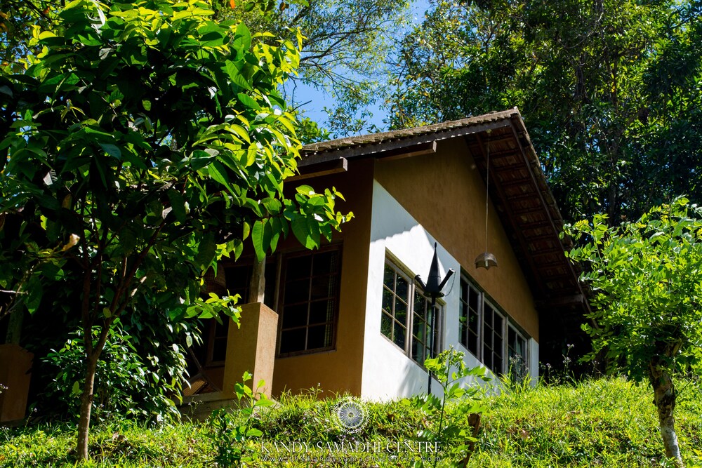 The Kandy Samadhi Centre 5/80