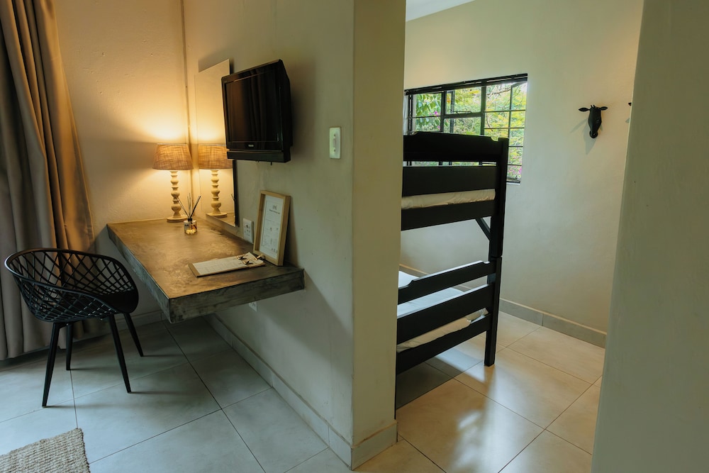 Mantenga Lodge 28/50