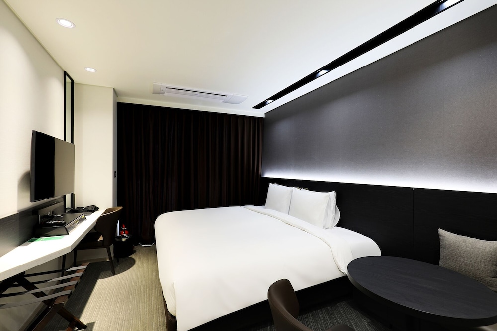 Gloucester Hotel Kintex 37/61