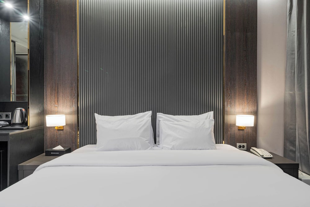 Mbn Hotel 6/16