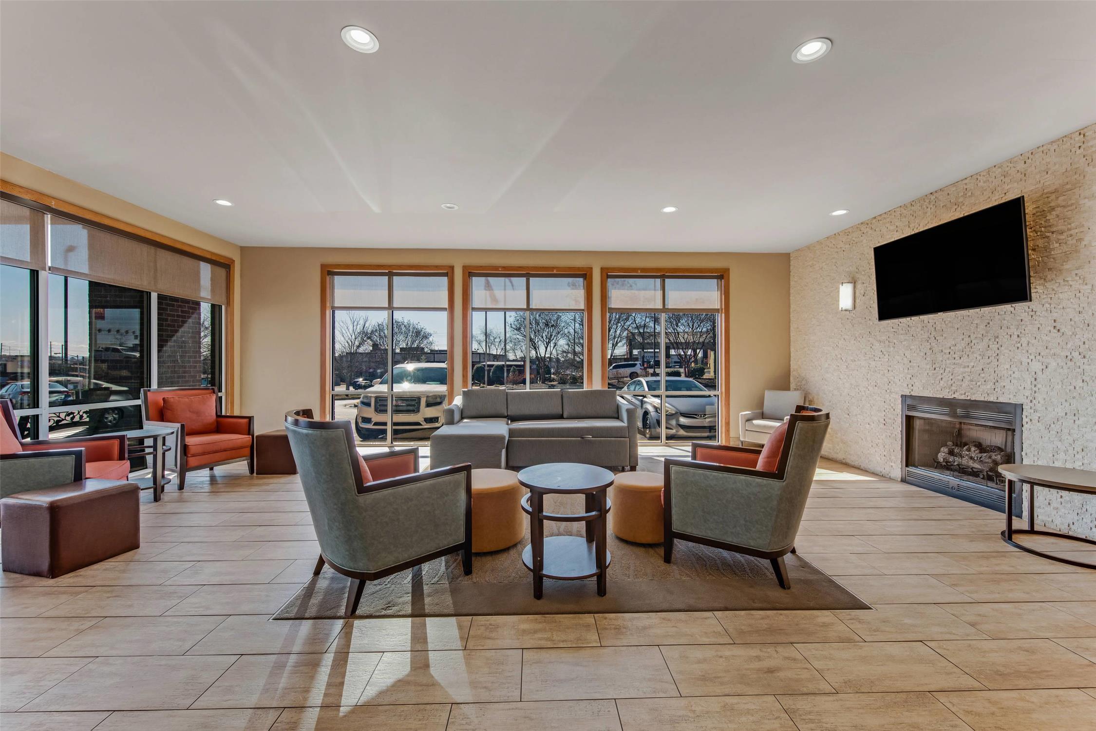 Comfort Suites Huntsville MidCity District at Research Park 10/19