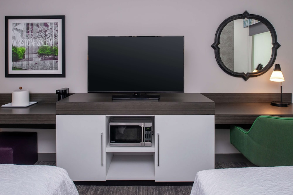 Hampton Inn And Suites Winston Salem Downtown 43/53