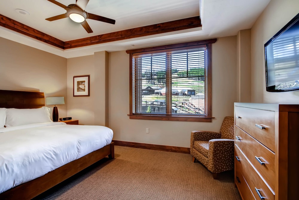 One Ski Hill Place A Rockresort 26/63