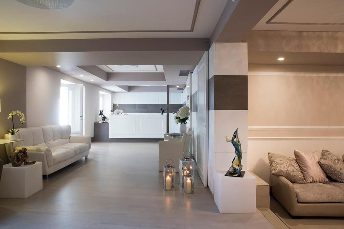 Bianco Riccio Suite Hotel 59/79