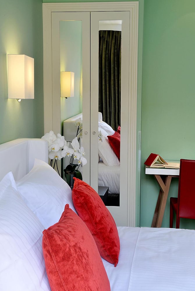 GRAND HOTEL MALHER 10/48