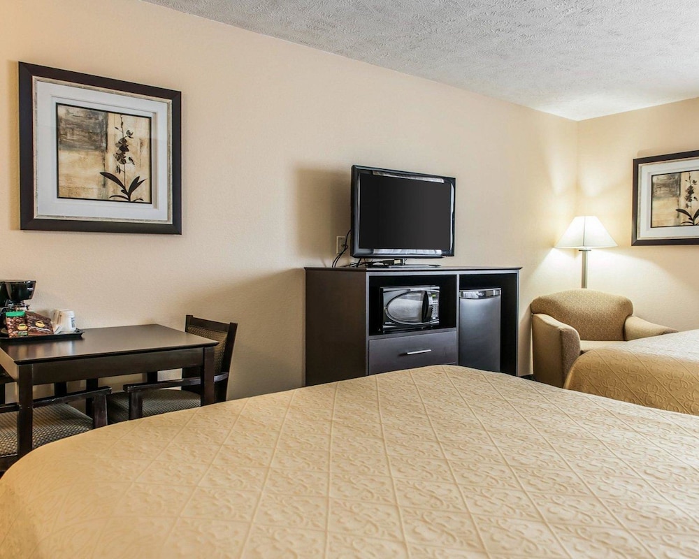 Quality Inn Suites Mattoon 11/39