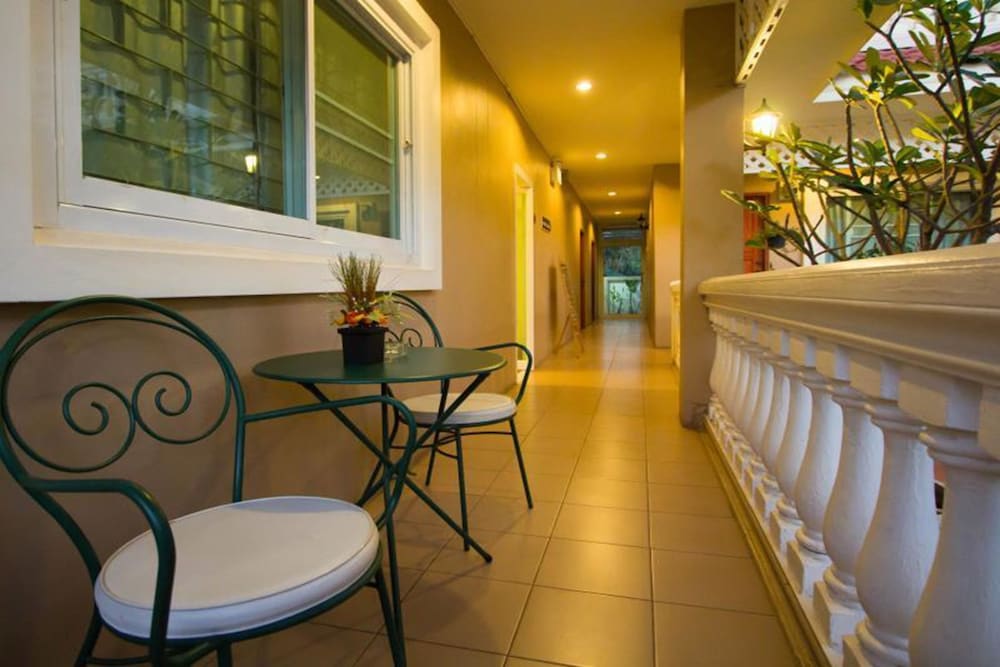 Nuntiya Terrace 48/49
