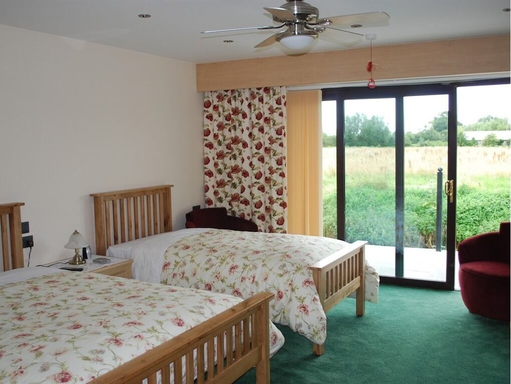 Comfort, Triple, 1 Double and 1 Single Bed, Riverside