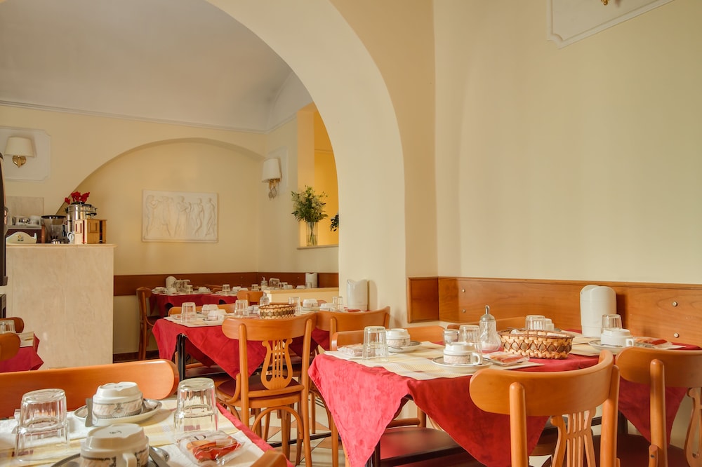 Hotel Romantica 45/60
