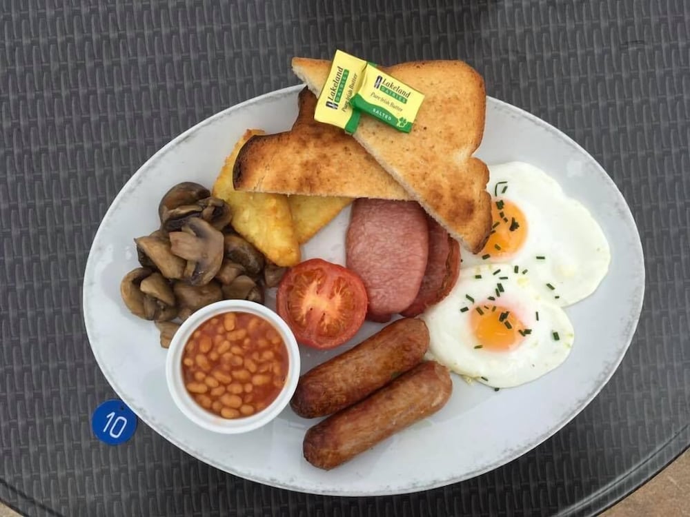 The Waterfront Inn 24/50