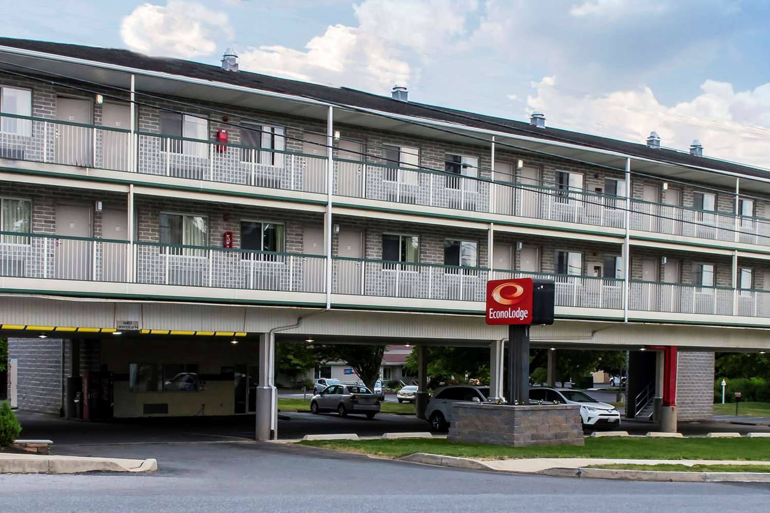 Escape Inn Hershey 2/25