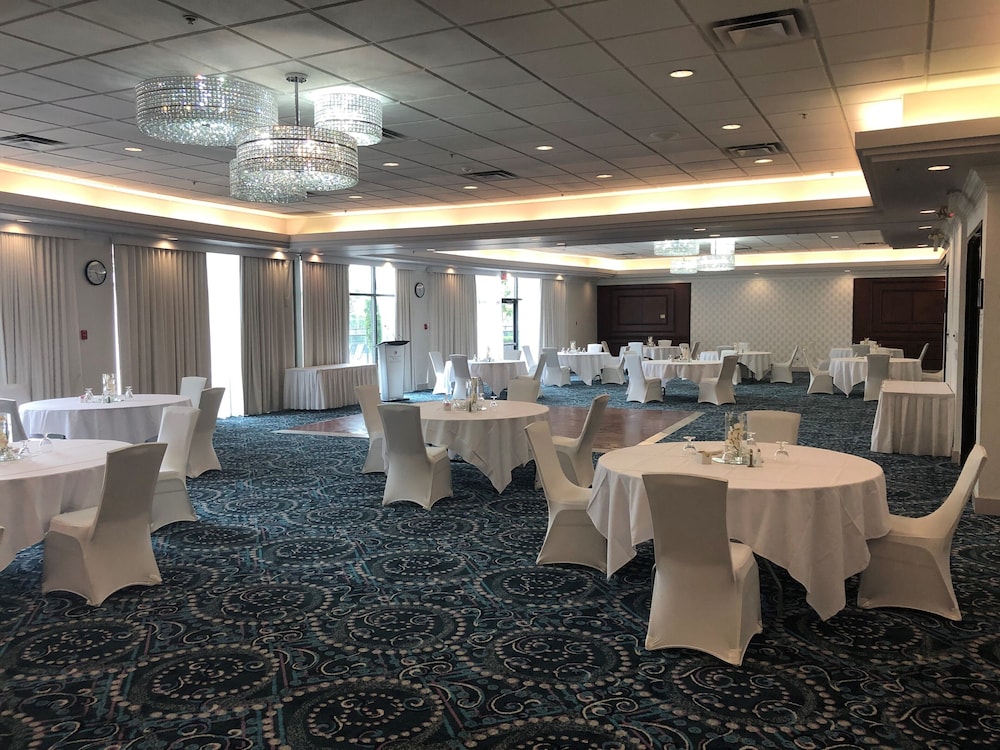 Executive Suites Hotel and Conference Centre Metro Vancouver 49/57