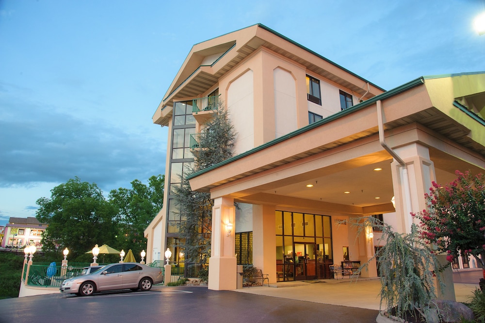 Pigeon River Inn 4/65