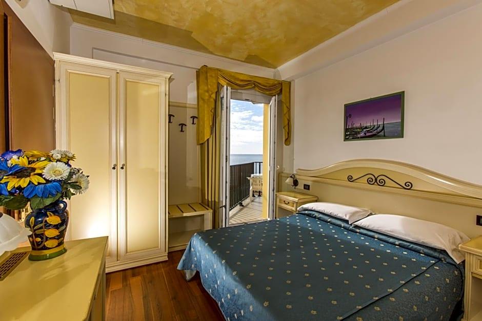 HOTEL MONDIAL 17/63