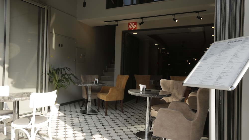 MIEN SUITES 28/29