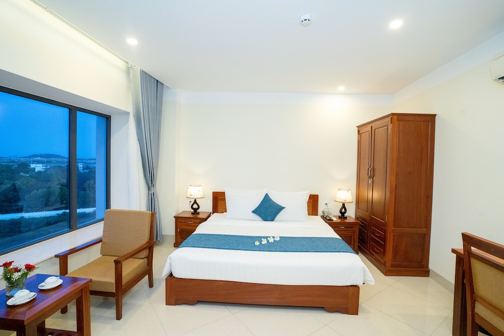 Navy Hotel Cam Ranh 15/50