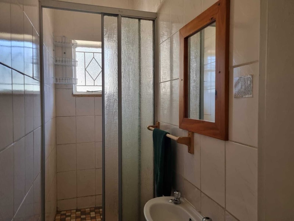 Emerald Guesthouse 70/70