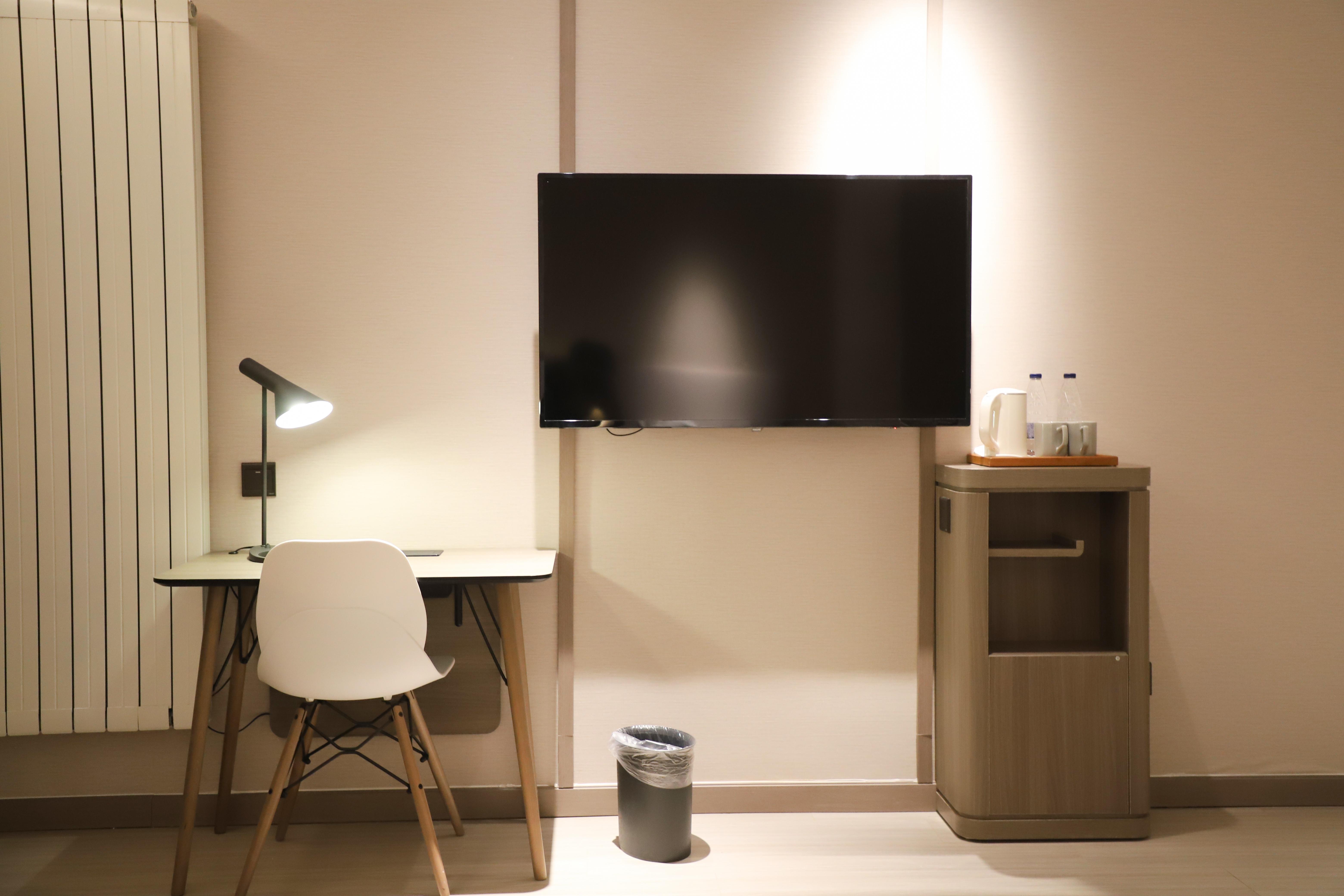 Lavande Hotel (Tianjin Wuqing High-speed Railway Station Daguangming Center) 33/43