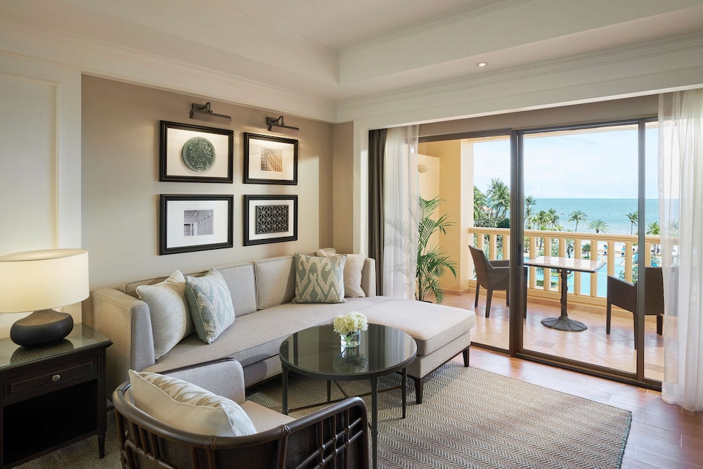 Dusit Thani Hua Hin 70/94