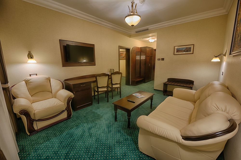 Magus Hotel 39/57