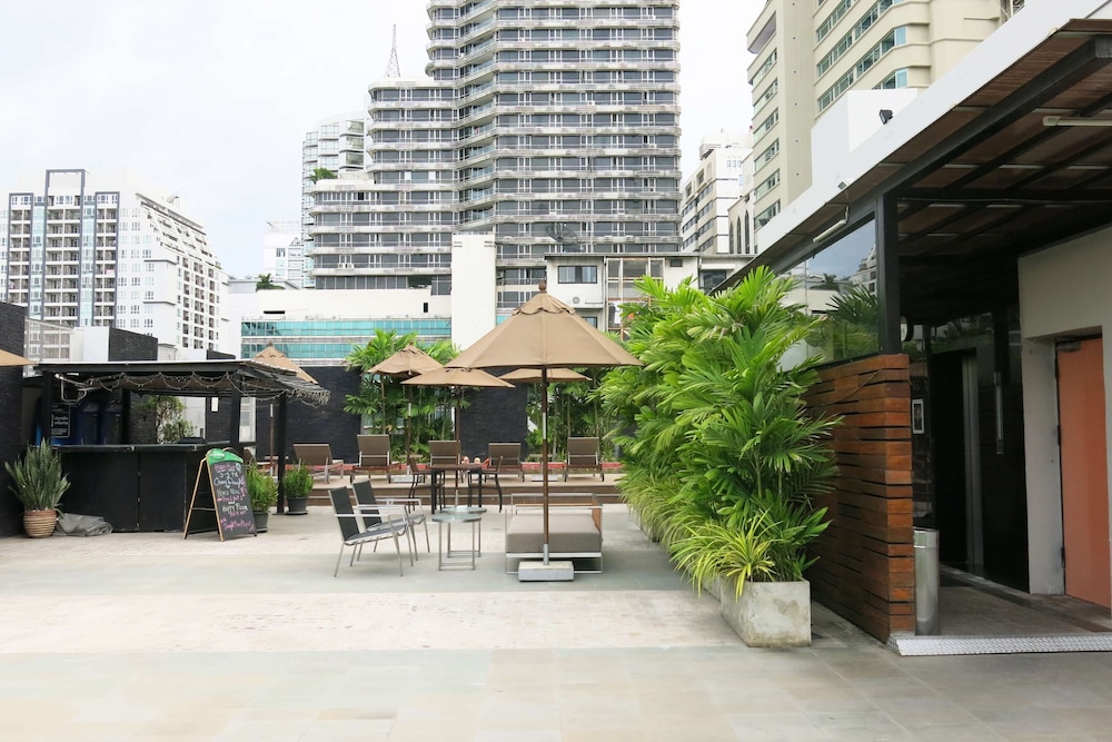 RADISSON SUITES BANGKOK SUKHUMVIT 6/73