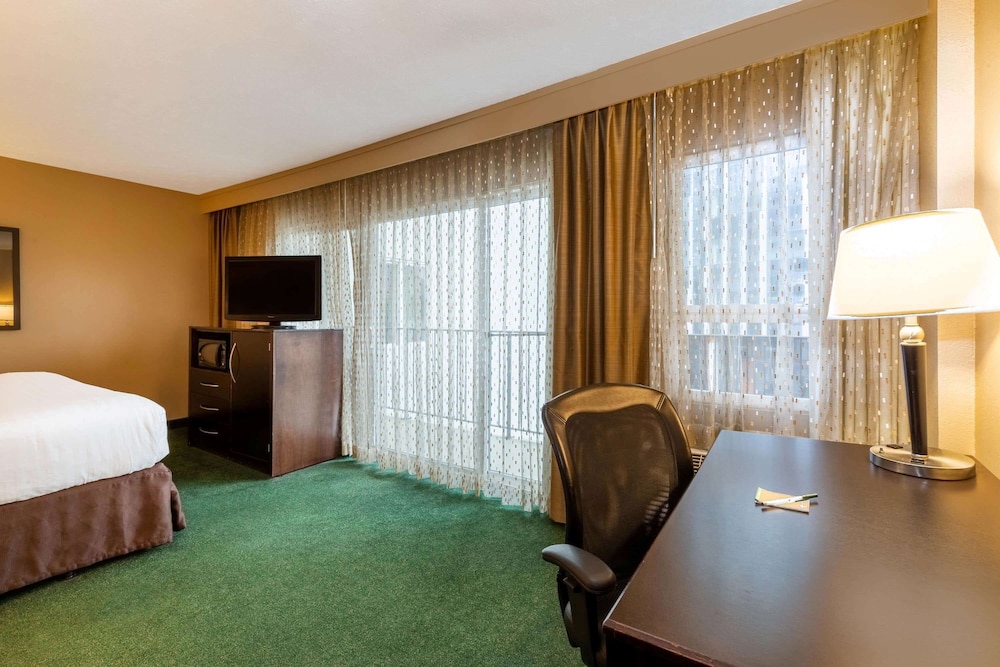 La Quinta Inn Suites By Wyndham Seattle Downtown 16/44