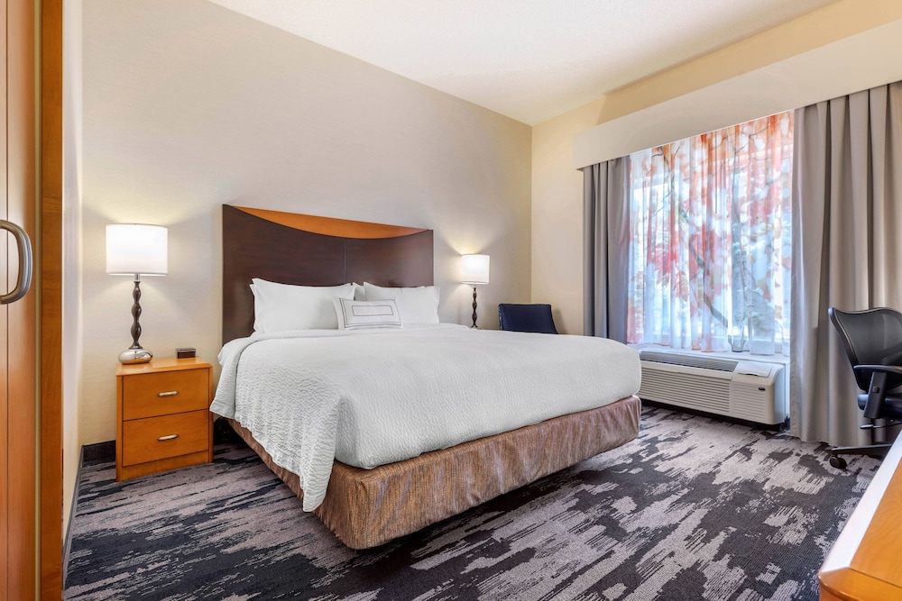 Fairfield Inn Suites Rockford 12/46
