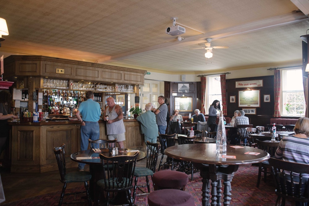 Village House Hotel - Inn 25/31