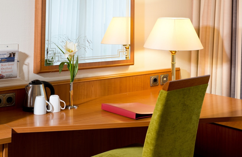 LEONARDO HOTEL KOLN BONN AIRPORT 30/57