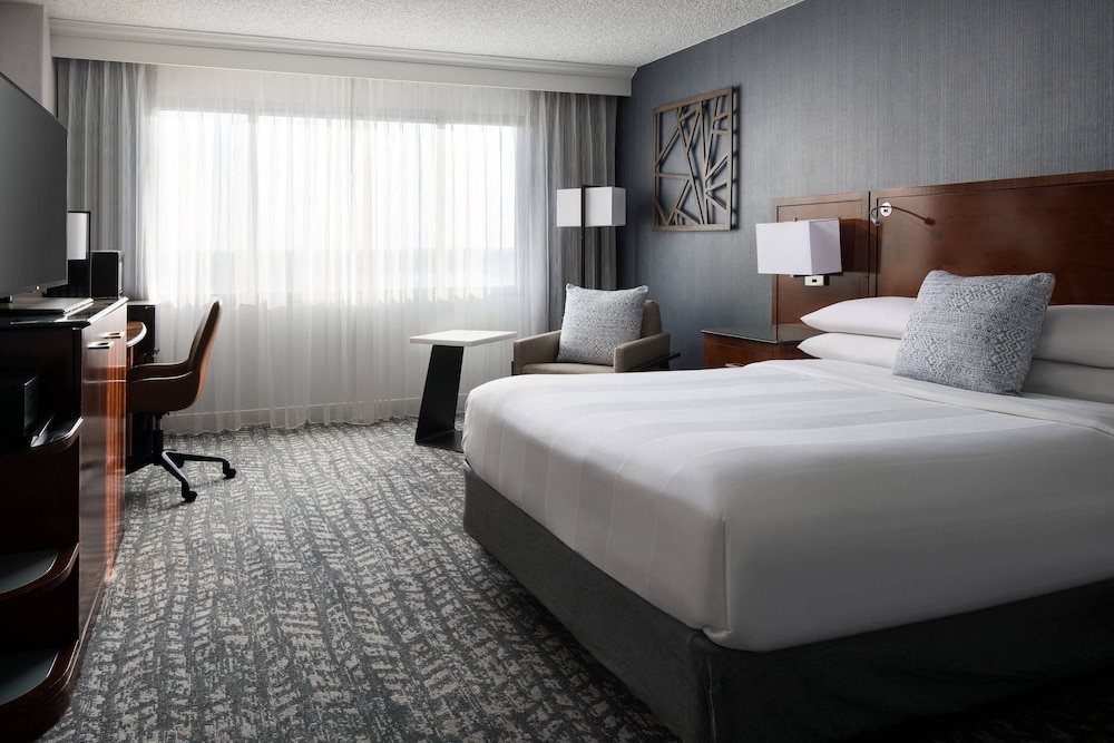Room at Bakersfield Marriott At the Convention Center, BAKERSFIELD - CA