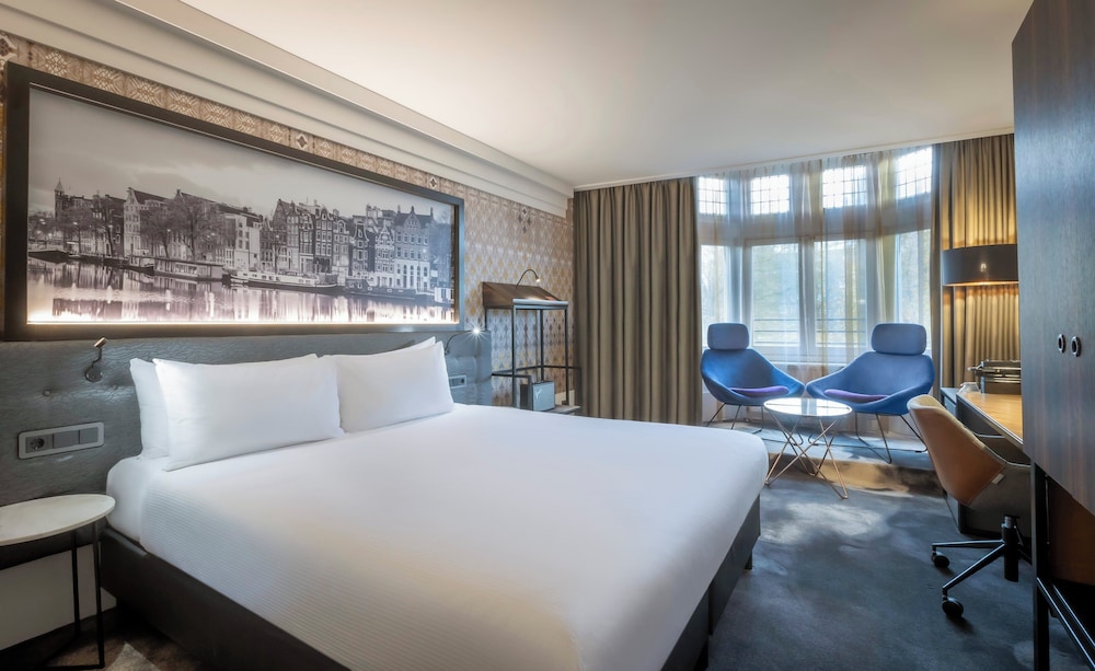 EXECUTIVE, DOUBLE BED, CANAL VIEW