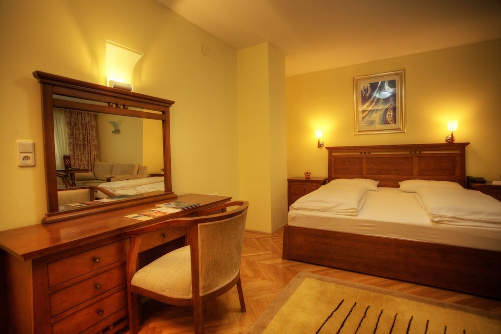 Hotel Pahuljica 8/28