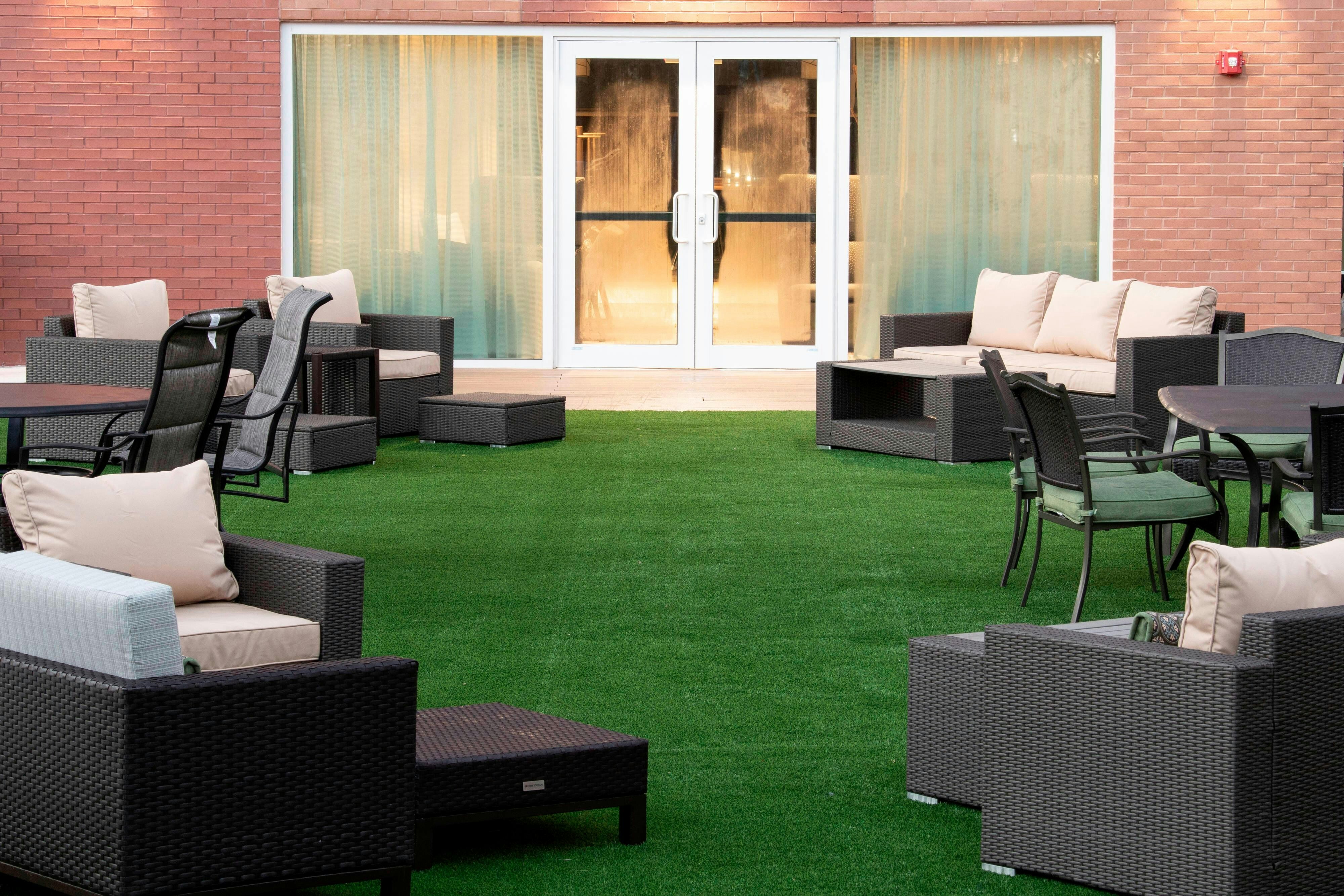 Courtyard New York Queens Fresh Meadows 8/14